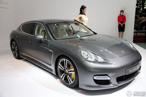 保時(shí)捷Panamera Turbo S 